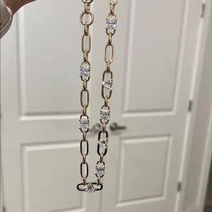 Elegant Gold Chain Necklace with Clear Accents